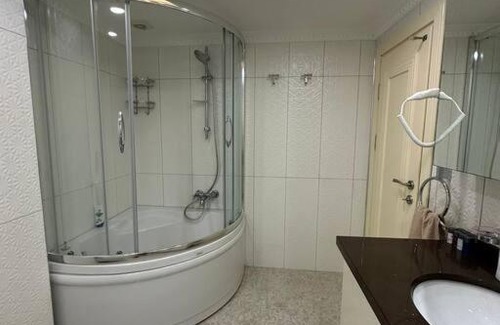 Konakli Apartment | Beachfront Villa Retreat with Pool and Pet-Friendly Amenities