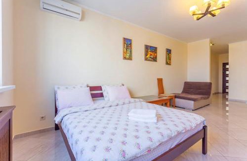 Obolon' Apartment | Elegant 3-Bedroom Apartment on the Waterfront with Pool