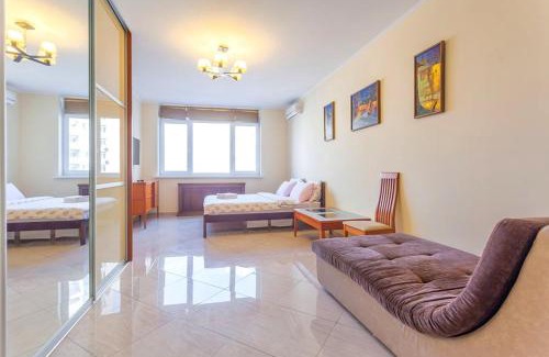 Obolon' Apartment | Elegant 3-Bedroom Apartment on the Waterfront with Pool