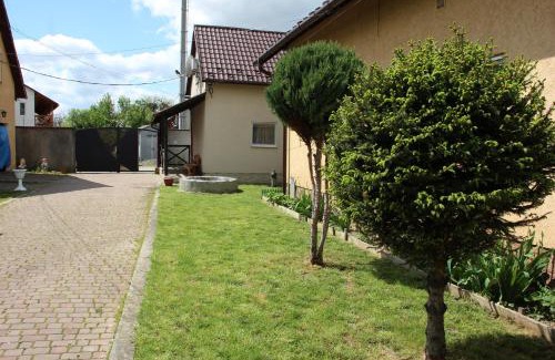 Berehove Apartment | Pet-Friendly Rіtochka: Family-Approved Stay at 8.4/10