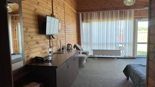 Bulanove House | Escape to Садиба Буланово: Pool, Spa & Ocean Views
