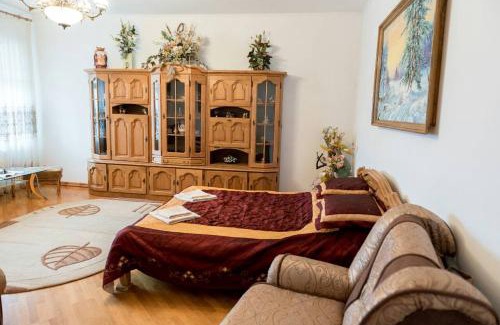 Kolomyya Cabin | Family-Friendly Stay at Садиба "Вояж" - 9.3/10 Rated
