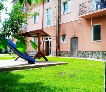 Polyana Apartment | Discover Садиба "В Поляні" with Top Amenities and 10/10 Score