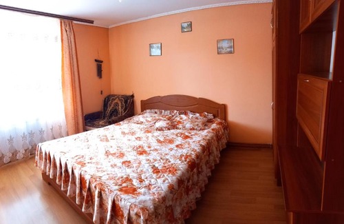 Verkhovyna Apartment | Family-Friendly Садиба Горизонт with Kitchen Amenities