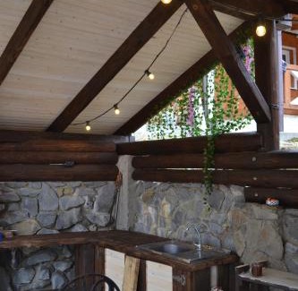 Izki House | Pet-Friendly Садиба Деревій with Excellent Guest Rating 9.2