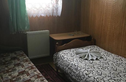 Kolomyya Hotel | Discover Садиба Достаток: Pet-Friendly Retreat Awaiting You