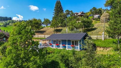 Snidavka Cabin | Eco-Friendly Retreat: Садиба "Ековид" with Family Amenities