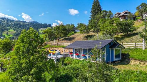 Snidavka Cabin | Eco-Friendly Retreat: Садиба "Ековид" with Family Amenities