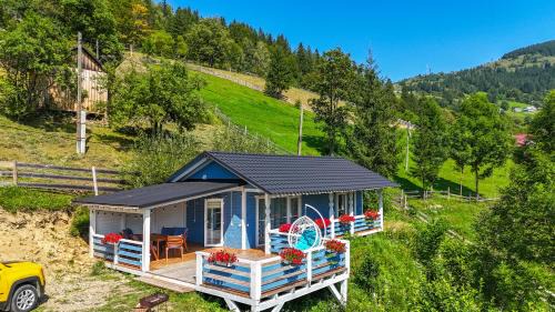 Snidavka Cabin | Eco-Friendly Retreat: Садиба "Ековид" with Family Amenities