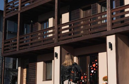 Vyzhnytsya Hotel | Discover Садиба Казка: Family-Friendly Retreat with Pool