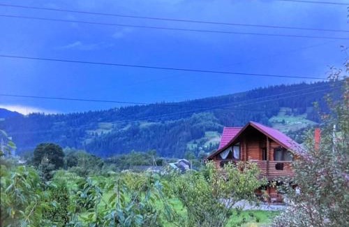 Verkhovyna Apartment | Experience Satisfying Stays at Садиба Карпат with Pool & Hot Tub