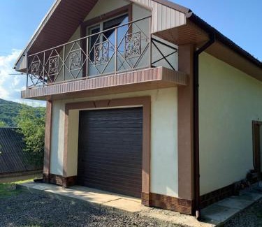 Polyana House | Pet-Friendly Садиба Краєвид with Oceanfront Views