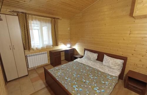 Skhidnytsya House | Pet-Friendly Retreat at Садиба Леонтія - Rated 9.3/10