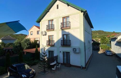 Berehove House | Family-Friendly Stay at Садиба "Мапа" - Ideal for All