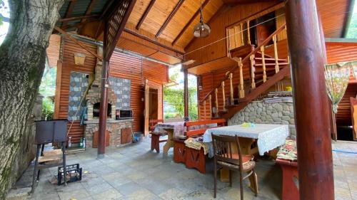 Kosiv Apartment | Oceanfront Getaway at Садиба над греблею - 8/10 Rated