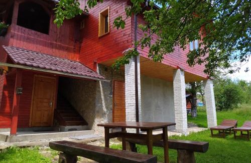Oriv House | Idyllic Садиба над потічком: Child-Friendly Retreat
