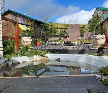 Yasinya House | Family-Friendly Retreat at Садиба Терентин with Hot Tub