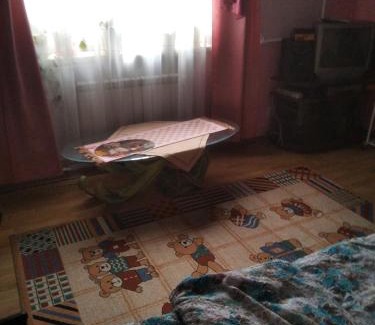 Rakhiv House | Pet-Friendly Тушер: Enjoy Breakfast and Family Comfort