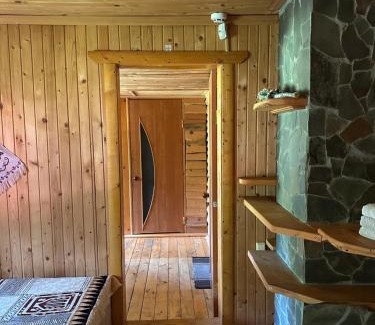 Palyanytsya Cabin | Inviting Садиба Урочище Луг with Ocean View & Hot Tub
