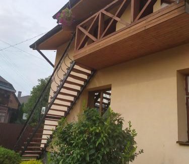 Skole Other | Budget-Friendly Садиба у Богдана: Family and Kitchen Amenities
