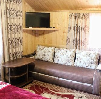 Yablunytsya House | Guest Rated 10/10 at Гостинний комплекс "У Валентини"