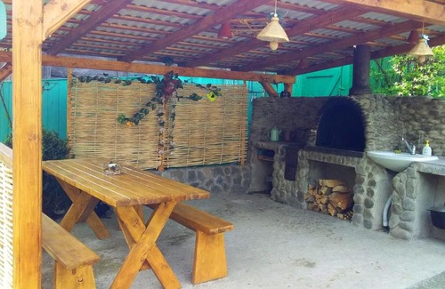 Transcarpathia House | Family-Friendly Retreat at Садиба У Галина та Йосипа