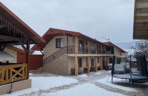 Holubyne Apartment | Enjoy Nature at Садиба У Дохтора in the Карпати