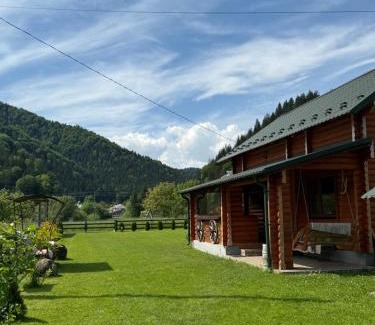 Roztoky House | Guest Rated: Садиба у Коржуків - Pet & Child Friendly Retreat