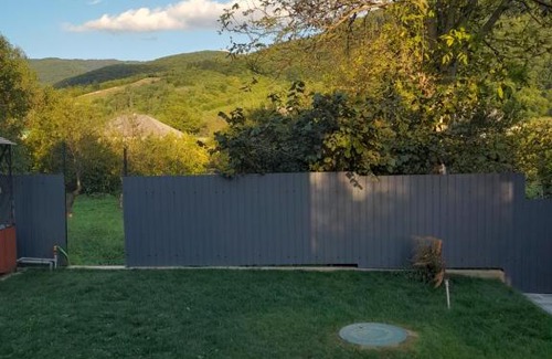 Polyana House | Experience Comfort at Садиба У Марії - Pet Friendly Retreat