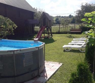 Polyana House | Experience Comfort at Садиба У Марії - Pet Friendly Retreat