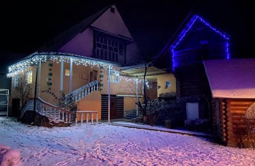 Mizhhirya House | Discover Садиба BETWEEN MOUNTAINS: Guest Rated 9.8/10