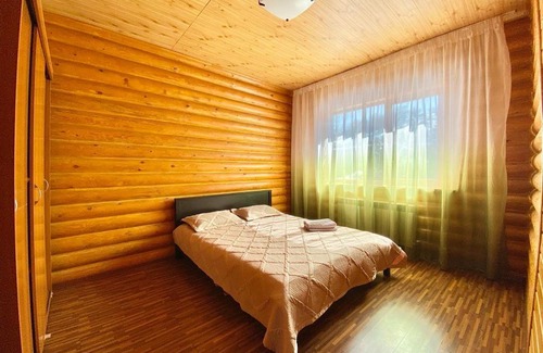 Besqaynar House | Discover Сакский Двор: Pet-Friendly Retreat with Pool