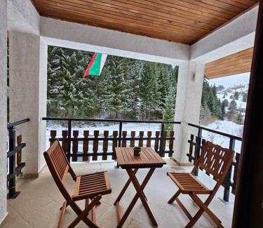 Stoykite House | Experience Mountain Gems: Family-Friendly Retreat Awaits