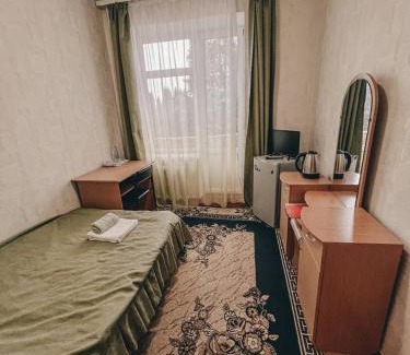 Velyka Omeliana Hotel | Guest Rated 8.7: Пляжний Санаторій Червона Калина