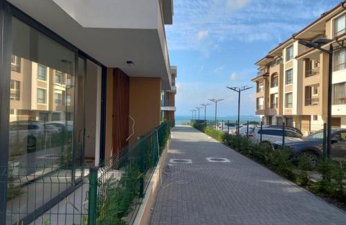 Sarafovo Apartment | Oceanfront Escape at Сарафово Лукс Гарден Първа Линия