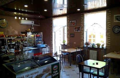 Pervoural'sk Hotel | Relax and Unwind at Сбавь Скорость with Breakfast Included