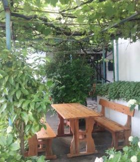 Sinemoretz House | Discover Sveti Nikola: Family-Friendly Stay with High Ratings
