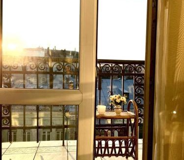 Verkhnie Misto Apartment | Discover History at Світло є! in the City Center