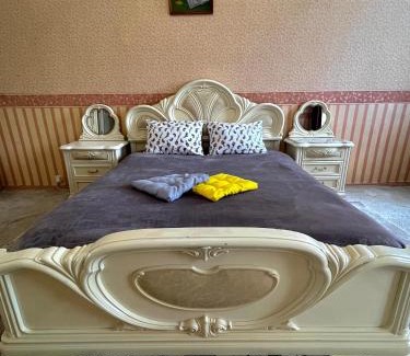 Verkhnie Misto Apartment | Discover History at Світло є! in the City Center