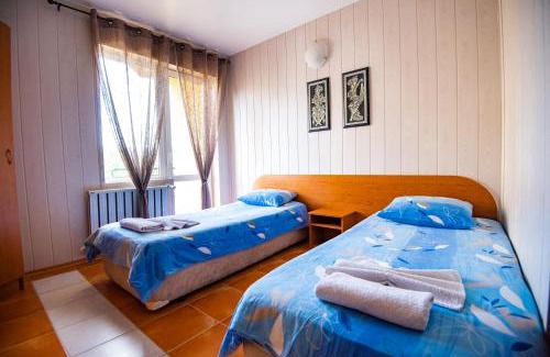 Razlog Apartment | Family-Friendly Hotel Надежда with Hot Tub & Breakfast