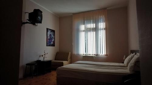 Momin Prohod Hotel | Family Hotel "NEVEN" with Pool and Oceanfront Access