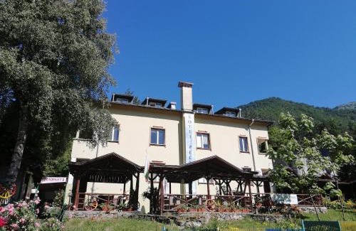 Rila Hotel | Family Hotel "При Мечо" with Hot Tub and Pet-Friendly Stay