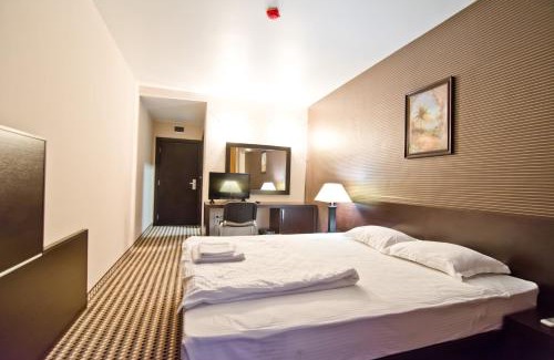Haskovo Hotel | Family Hotel Romantika: Oceanfront Bliss Awaits You
