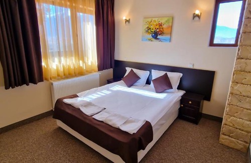 Dobrinishte Hotel | Family-Friendly Hotel Света Марина with Hot Tub & Breakfast