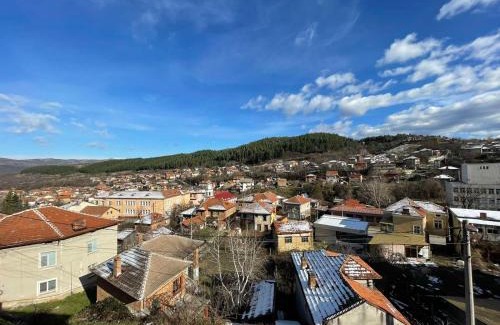 Belovo House | Stay at Семеен Хотел Сестримо: Family-Friendly Retreat