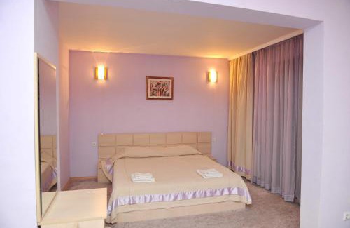 Sandanski Hotel | Family Hotel Sokol: Top Rated Stay with Hot Tub & Dining