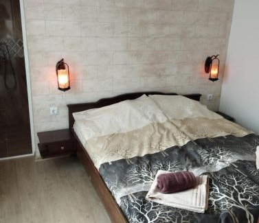 Sapareva Banya Apartment | Family Haven at Лазарови: Rated 10/10, Child-Friendly Stay