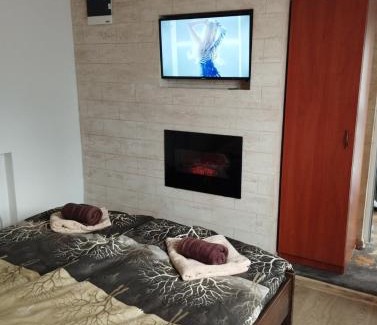 Sapareva Banya Apartment | Family Haven at Лазарови: Rated 10/10, Child-Friendly Stay