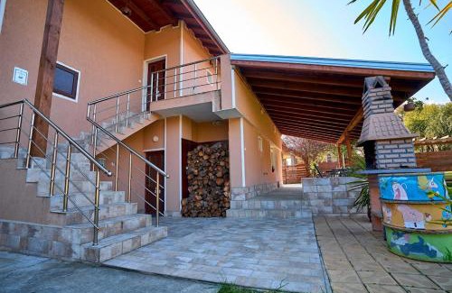 Debnevo House | Discover Симида 2: Family-Friendly Oasis with Pool
