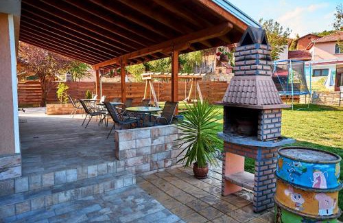 Debnevo House | Discover Симида 2: Family-Friendly Oasis with Pool
